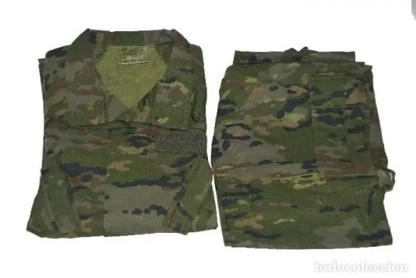 Uniforme Boscoso Pixelado - Imagen 2